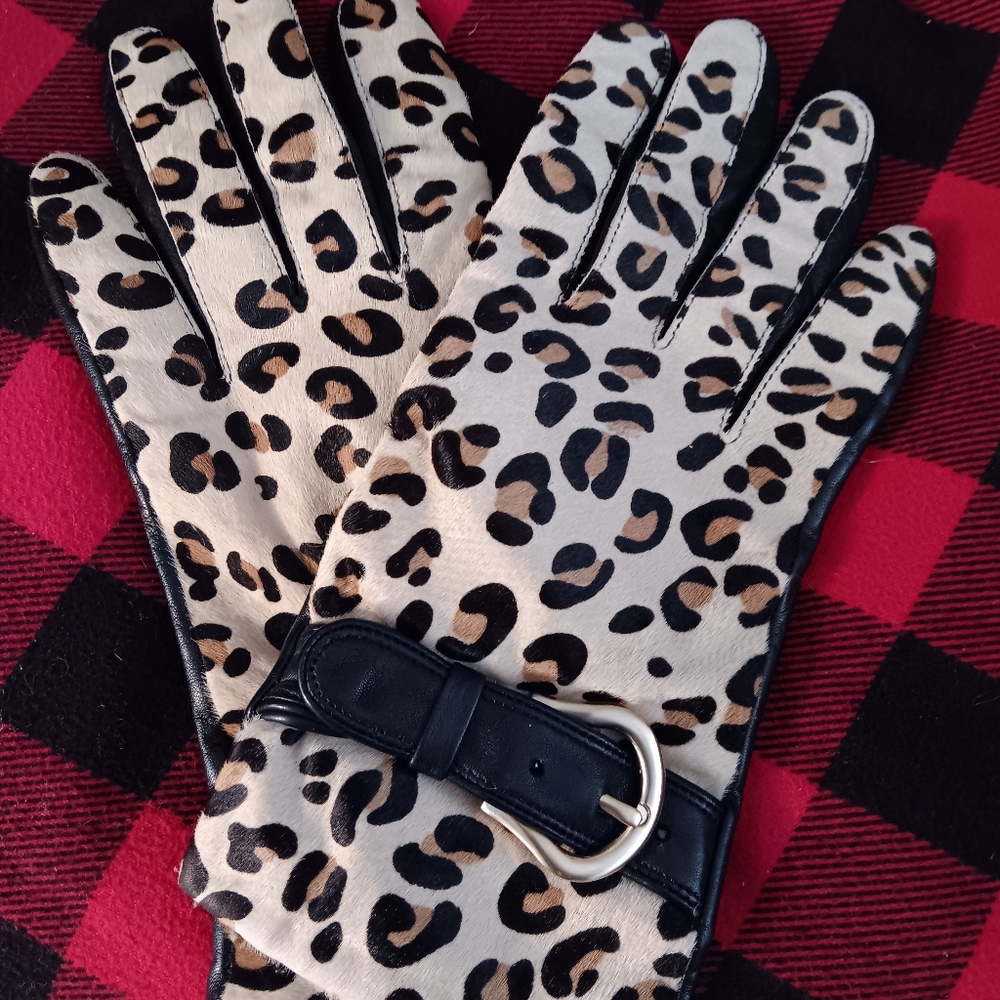 Cole Hann women's leather gloves